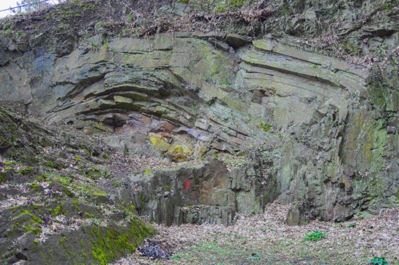 Geolog je především přírodovědec, který sbírá vzorky hornin a vytváří geologické mapy. (zdroj: wikimedia.org, Yvonne Bentele)