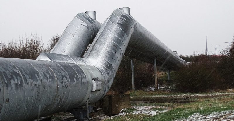 Podle nového stavebního zákona se může od teplovodu odpojit jen ten, kdo uhradí veškeré náklady s tím spojené včetně zůstatkové ceny. (foto: Wikimedia Commons)