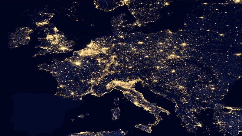Blackout vypnul elektrickou energii na celém Pyrenejském poloostrově. Foto: NASA, upraveno