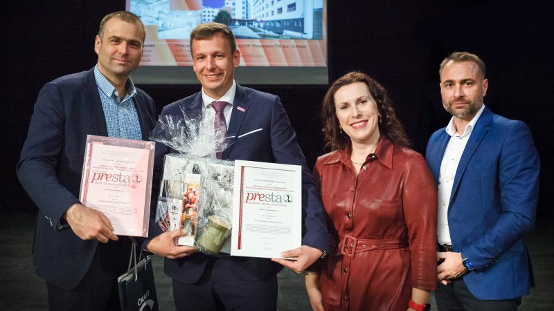 Nejvíce cen si odnesly firmy Metrostav a.s. a Metrostav DIZ s.r.o. Ocenění přebíral oblastní ředitel Ing. Martin Stašek (druhý zleva). Na fotografii zleva jsou dále: poslanec Ing. Václav Král, primátorka Českých Budějovic doc. Dr. Ing. Dagmar Škodová Parmová a náměstek hejtmana Jihočeského kraje Ing. David Štojdl