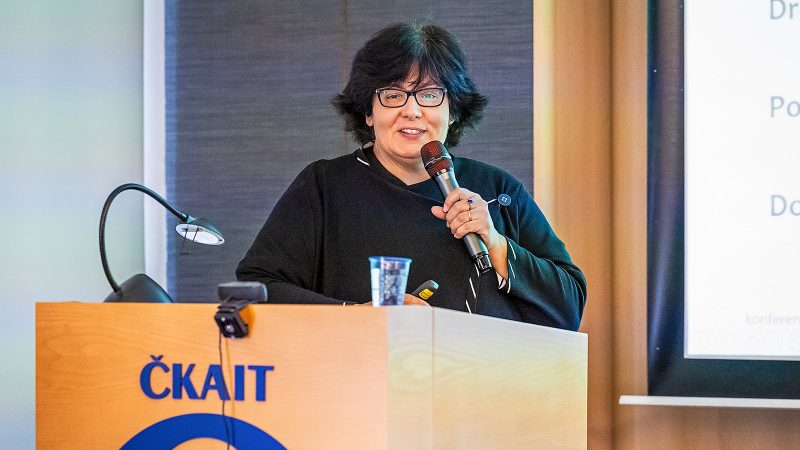 Ing. Žanet Hadžić, CSc., ředitelka odboru stavebního řádu MMR, přednesla aktuální informace o změnách ve stavebním zákoně